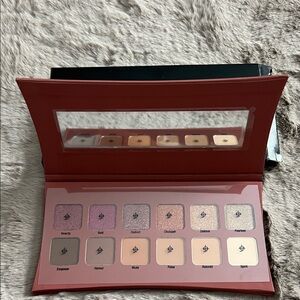 Illamasqua Empowering Neutrals and Pinks Eyeshadow Palette